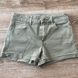 American Eagle, high rise shorties, size 4.